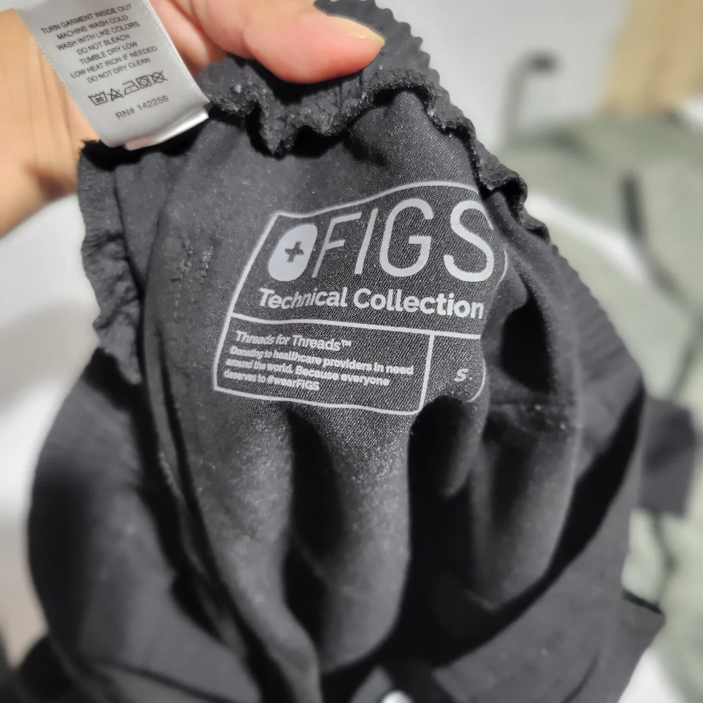 FIGS  Black Drawstring Pants - Picture 4 of 8